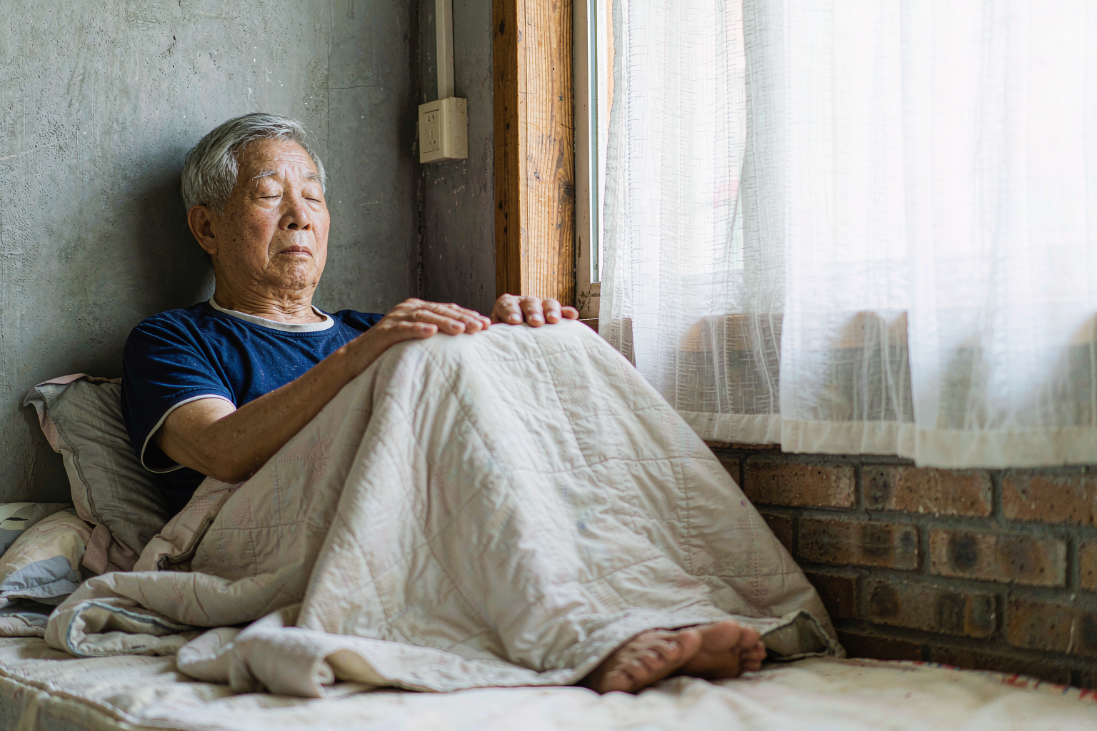 卧床老人压疮预防 老人翻身时间 30度侧卧法 防褥疮气垫床 压疮分期 老人营养支持 压疮红印处理 卧床老人压疮预防 老人翻身时间 30度侧卧法 防褥疮气垫床 压疮分期 老人营养支持 压疮红印处理