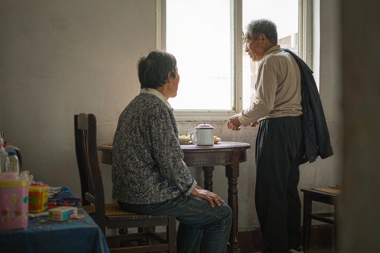 认知症老人什么时候进养老院 痴呆老人送机构的最佳时机 认知症照护机构 照护者负担 痴呆老人走失 认知症中期症状 送老人进养老院内疚 认知症老人什么时候进养老院 痴呆老人送机构的最佳时机 认知症照护机构 照护者负担 痴呆老人走失 认知症中期症状 送老人进养老院内疚